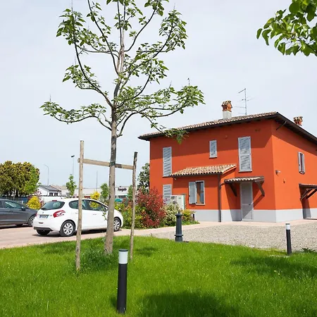 Il Nido Parcheggio Privato Cortile Piacenza