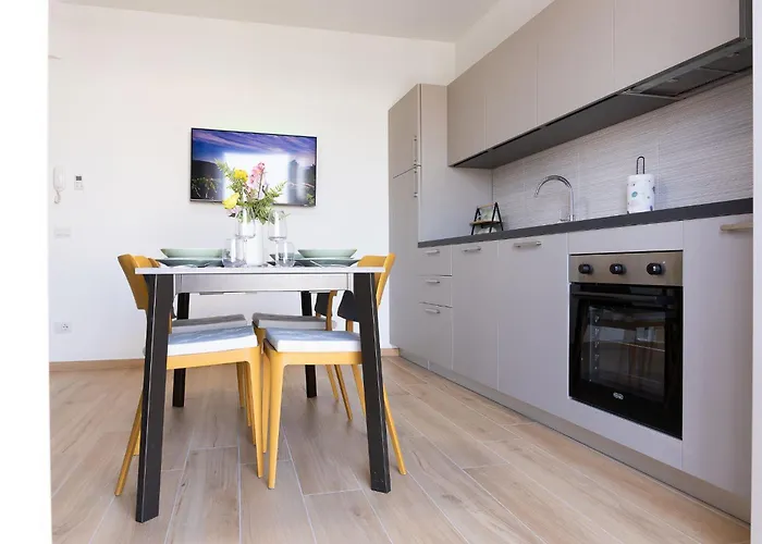 アパート Il Nido Parcheggio Privato Cortile ピアチェンツァ